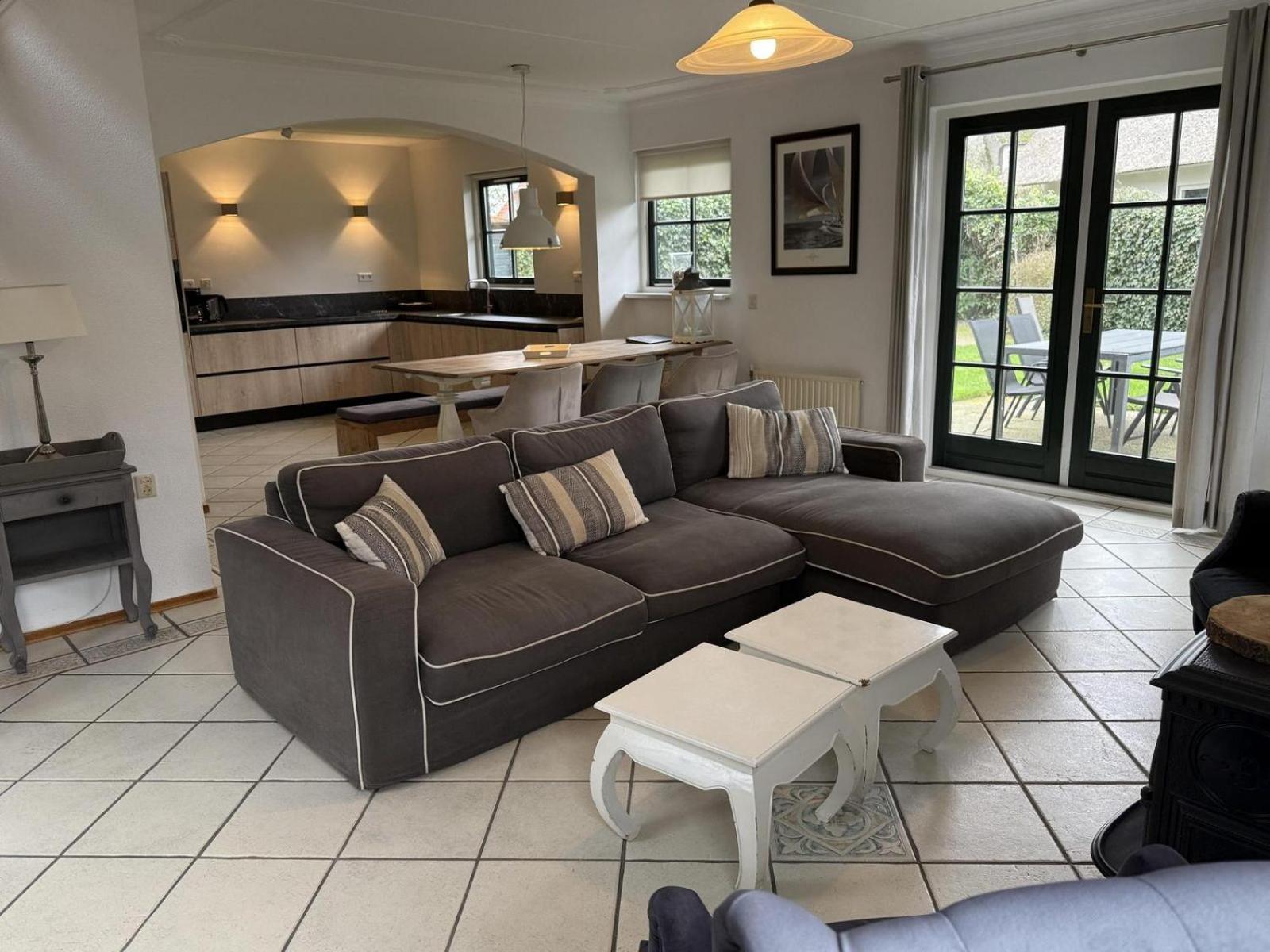 Buitenplaats Villa Deluxe كالانتسوج المظهر الخارجي الصورة